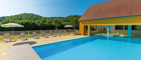 Holiday Home Swimming Pool