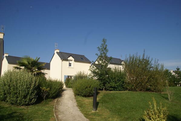 Außenseite Ferienhaus [Sommer]