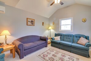 Living Room | Sleeper Sofa