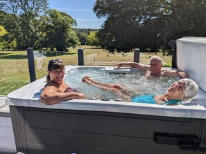 Outdoor spa tub