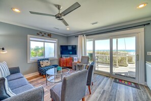 North Side Oceanfront Living Room