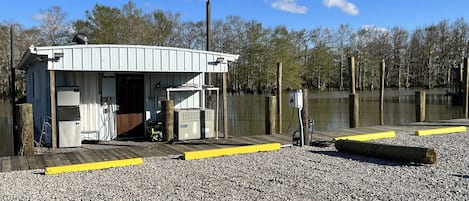 Front of houseboat/parking lot 