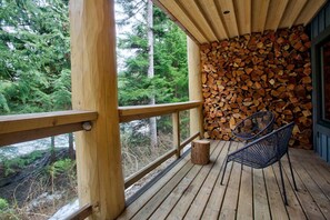 Patio for guests to enjoy morning coffee and dinner!