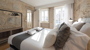 This modern yet rustic design will allow you to enjoy a little of Porto's history and architecture #airbnb #airbnbporto #portugal #pt #porto