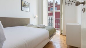 The bedrooms are modern, spacious and very comfortable! #airbnb #airbnblisbon #portugal #pt #lisbon
#bedroom #comfort #balcony