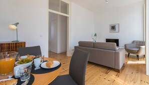 "Two couples can comfortably fit in this apartment!" #airbnb #airbnblisbon #portugal #pt #lisbon