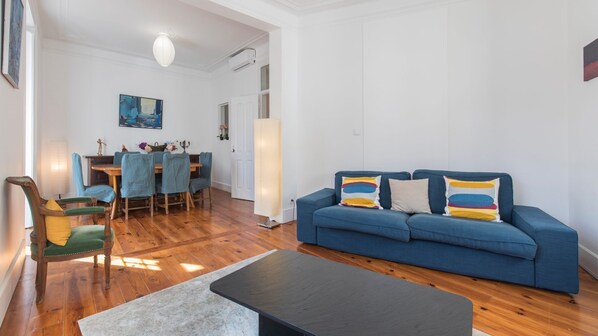 AC provided in the living and dining area for your convenience. #airbnb #airbnblisbon #portugal #pt #lisbon #livingroom #apartment #home