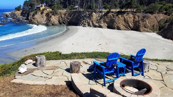 Fire pit & chairs to take in the spectacular view & passing whales!