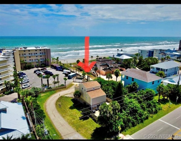 Steps away from the beach! You don't have to cross busy A1A to get to the beach!