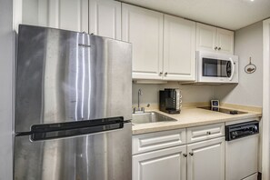 A well-equipped kitchenette is the perfect place to cook.