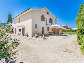 Plante, Ciel, Bâtiment, Fenêtre, Bleu Azur, Lot Terre, Maison, Porte, Arbre, Chalet