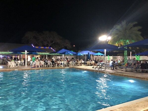 Outdoor Pool and Bar area