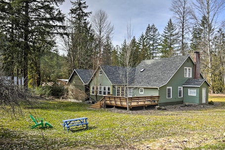 Idanha Vacation Rental | 4BR | 1.5BA | 2,400 Sq Ft | Stairs Required