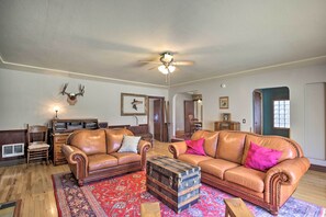 Living Room | Free WiFi