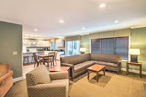 Living Area | Central Air Conditioning/Heating