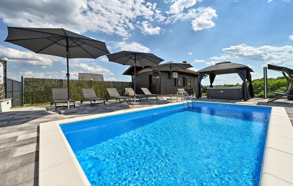 pool