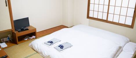 Japanese-style room (photo for 2 people)