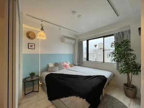 Bedroom / Bed room