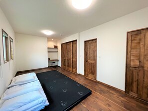 The main bedroom is approximately 12 tatami mats in size and has a 15 cm raised floor.