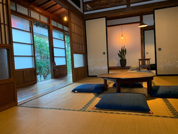 Japanese-style room on the 1st floor. You can feel the slow flow of time.