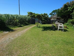 ・ You can enjoy BBQ in the garden under the blue sky