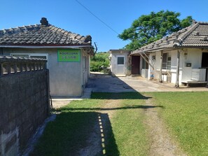 ・ [Exterior] It is a traditional Okinawan house.