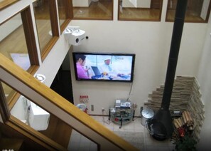 70 inch large screen monitor