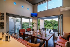 Feel relaxed in nature on your vacation / You can spend a relaxing time in nature