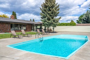 Private Outdoor Pool