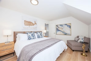 Main Bedroom with King Size Bed, USB Charging Ports & Seating