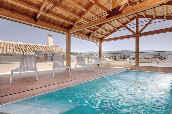 Pool inomhus/utomhus
