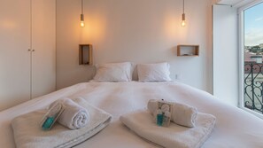 This beautiful apartment holds a comfortable double size bed and its own linen #airbnb #airbnblisbon #portugal #pt #lisbon