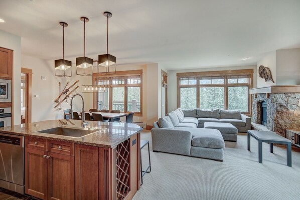 Flooring, Indoors, Room, Hardwood, Furniture