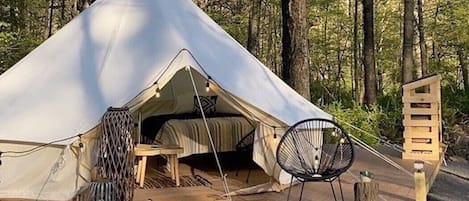 Welcome to River Mountain Glamping Getaway!