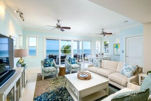 Open Living Space w/ Ocean Views