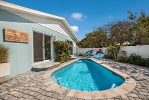 Private saltwater pool