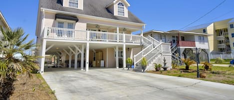 Great Family Vaca Home! Four Bedroom, Three Baths. 
