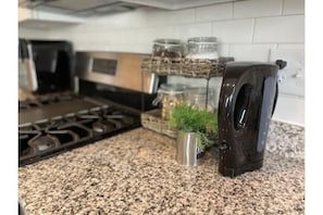 Kaffee und/oder Kaffeemaschine