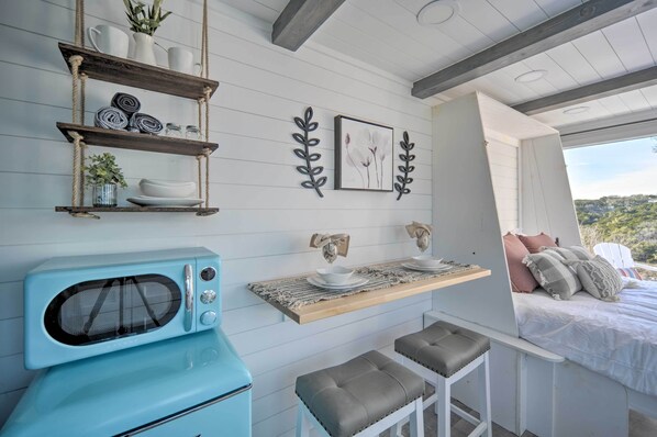 Canyon Lake Vacation Rental | Studio | 1BA | 2 Steps to Access