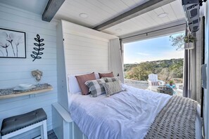 Studio | Linens Provided