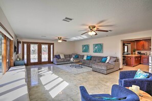 Living Room | Smart TV