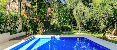 The private pool to enjoy a refreshing dip anytime