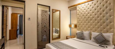 Service apartments in Mumbai near Airport. Close to Jio World Drive, Bandra, BKC