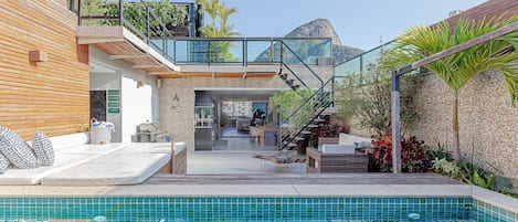 Balcony / Terrace,Garden,Pool view,Swimming pool