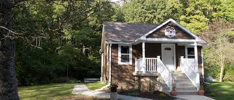 Front and side of Middle Mountain Cottage.  Convenient parking in front.  