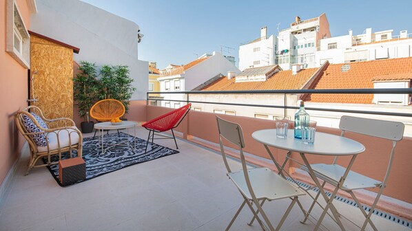 A fantastic terrace with a sitting area #lovely #terrace #fresh #sunny #lisbon