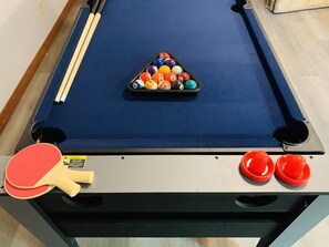 Gameroom--with pool tabe/table tennis/   etc..