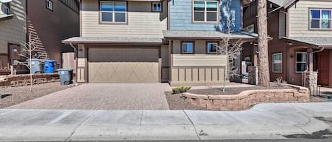 Flagstaff Vacation Rental | 3BR | 2.5BA | 1,672 Sq Ft | Steps Required