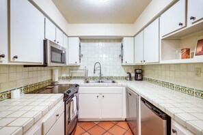 Kitchen | Fully Equipped