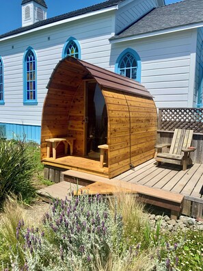 Treat yourself to a relaxing sauna with view of the ocean